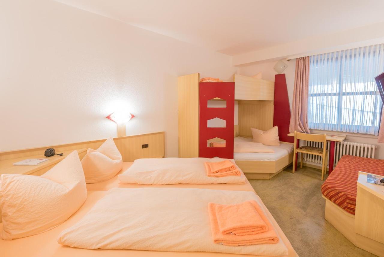 Hotel Restaurant Fallerhof Бад-Кроцинген Экстерьер фото